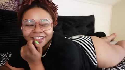 Snapshot of khayaparker chatting on 25, 6, 2026 Khaya online show from 25, 6, 2026