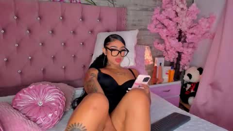 Khelany Isyy  online show from 14, 9, 2025