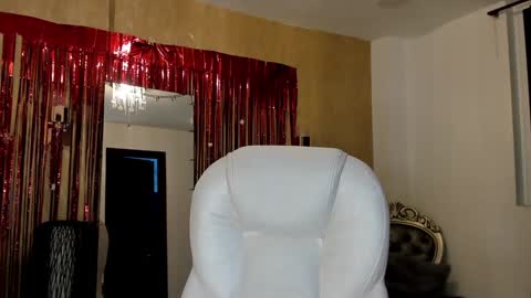 Snapshot of khloe_houston chatting on 10, 1, 2025 Khloe online show from 10, 1, 2025