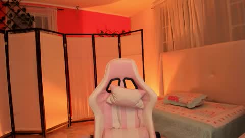 Khloe online show from 12, 11, 2025