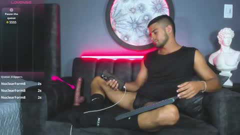 Snapshot of khriss_brown chatting on 17, 1, 2025 Khriss brown online show from 17, 1, 2025