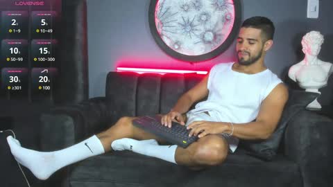 Snapshot of khriss_brown chatting on 3, 2, 2025 Khriss brown online show from 3, 2, 2025