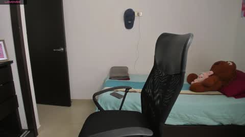 Evelyn online show from 1, 2, 2025