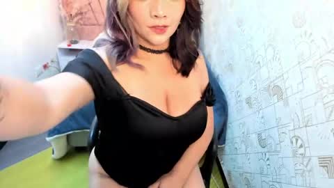 kiara Cruz online show from 10, 4, 2026