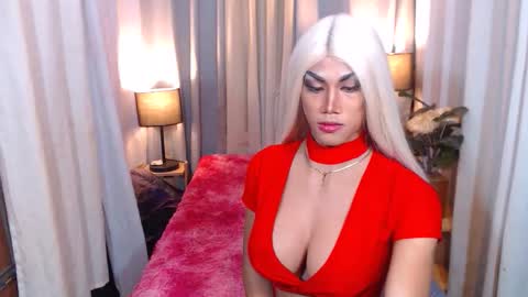 kiara_trans online show from 6, 3, 2026