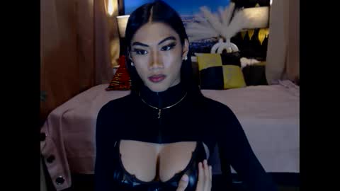 kiara_trans online show from 7, 4, 2026