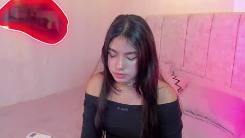 Snapshot of kiara_violet_ chatting on 6, 3, 2026 Kiara online show from 6, 3, 2026