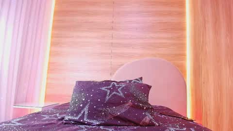kiaralopez_ online show from 7, 5, 2026