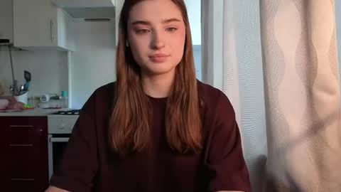 Ola my name is Lissa  Lets hit 10 Thumbs Up together   online show from 1, 5, 2026