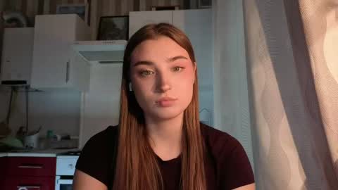 Ola my name is Lissa  Lets hit 10 Thumbs Up together   online show from 7, 5, 2026