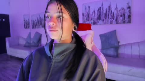 kIKI online show from 31, 12, 2024