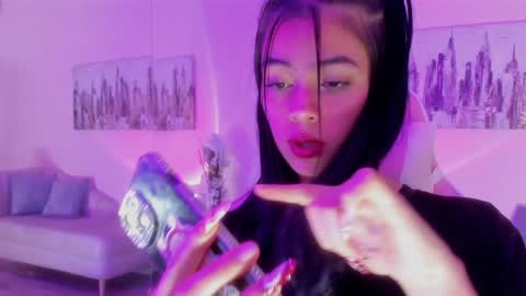 kIKI online show from 8, 1, 2025