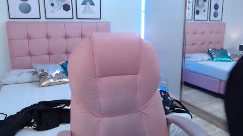 kIKI online show from 22, 10, 2025