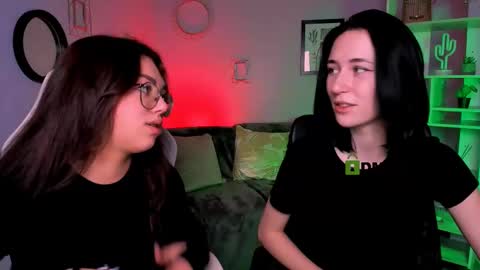 Snapshot of kiki_swan chatting on 11, 3, 2025 kiki_swan online show from 11, 3, 2025