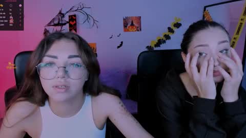 Snapshot of kiki_swan chatting on 4, 11, 2025 kiki_swan online show from 4, 11, 2025