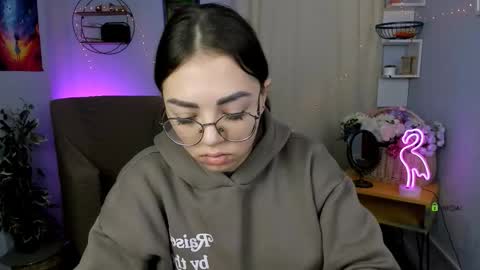 Snapshot of kiki_swan chatting on 19, 1, 2026 kiki_swan online show from 19, 1, 2026