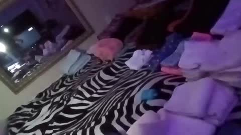 kikilovespartylights online show from 14, 12, 2024