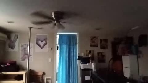 kikilovespartylights online show from 17, 1, 2025