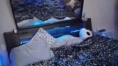 kikilovespartylights online show from 26, 2, 2025