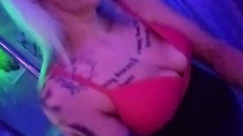 kikilovespartylights online show from 11, 3, 2025