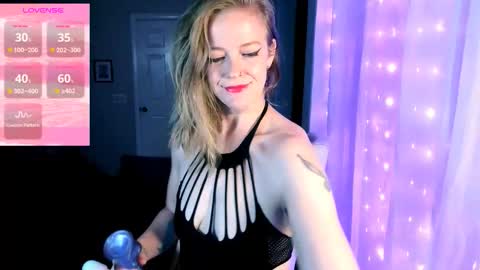 Snapshot of kiks823 chatting on 31, 10, 2025 ONLY FANS Britteebee online show from 31, 10, 2025