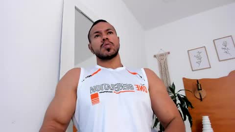 Kilua Muscle guy online show from 22, 4, 2026