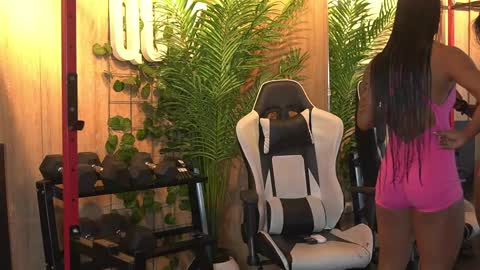 Snapshot of kim_beckett chatting on 29, 11, 2025 Kim online show from 29, 11, 2025