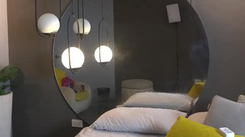 Snapshot of kim_beckett chatting on 17, 12, 2025 Kim online show from 17, 12, 2025