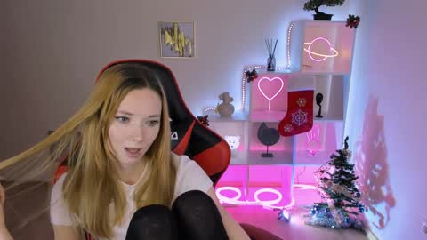 Snapshot of kim_boyd chatting on 18, 12, 2024 kim_boyd online show from 18, 12, 2024