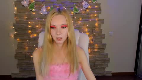 Snapshot of kim_boyd chatting on 11, 1, 2025 kim_boyd online show from 11, 1, 2025