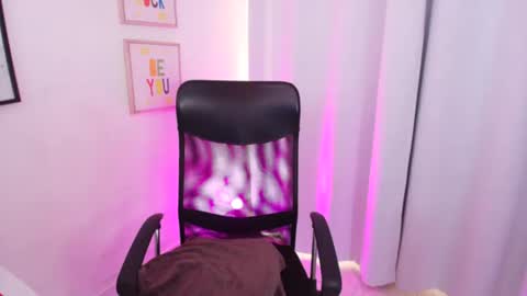 Snapshot of kim_burton_1 chatting on 17, 7, 2026 Kimberly online show from 17, 7, 2026