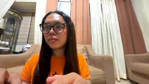 Snapshot of kim_kyile chatting on 18, 4, 2026 KYLIE online show from 18, 4, 2026