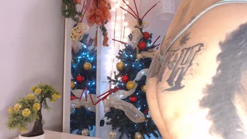 Kim  Yuk online show from 27, 12, 2024