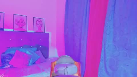 Your Queen KIM online show from 26, 12, 2024