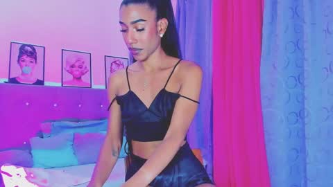 Your Queen KIM online show from 8, 1, 2025