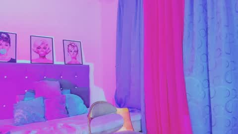 Your Queen KIM online show from 11, 1, 2025