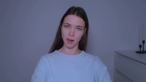 Snapshot of kimberlyhart_ chatting on 6, 1, 2025 Kimberly online show from 6, 1, 2025