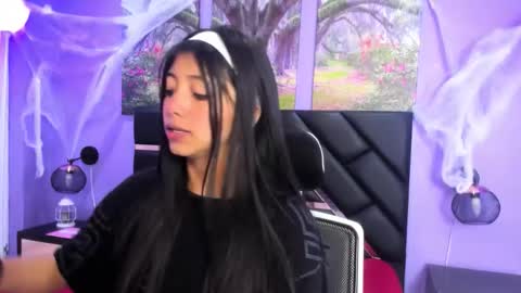 Kimberly Villalobos online show from 15, 10, 2025