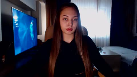 Kim Lee  online show from 7, 1, 2025