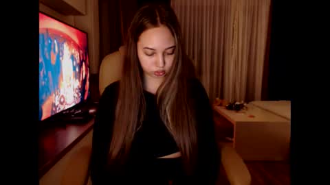 Kim Lee  online show from 7, 1, 2025