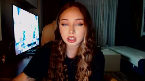 Kim Lee  online show from 8, 1, 2025