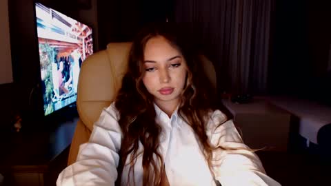 Kim Lee  online show from 10, 1, 2025