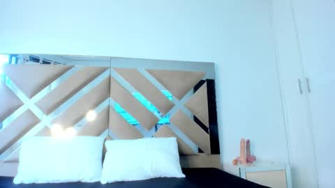 kimm_santos online show from 12, 2, 2026