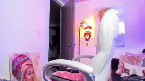 Snapshot of kimmberly_saenz_ chatting on 7, 12, 2024 kimmberly_saenz_ online show from 7, 12, 2024