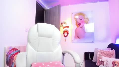 Snapshot of kimmberly_saenz_ chatting on 28, 12, 2024 kimmberly_saenz_ online show from 28, 12, 2024