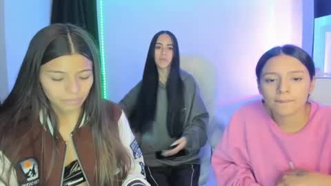 Snapshot of kimmi_foxy chatting on 12, 12, 2024 kimmi online show from 12, 12, 2024