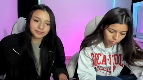 Snapshot of kimmi_foxy chatting on 4, 1, 2025 kimmi online show from 4, 1, 2025