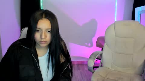 Snapshot of kimmi_foxy chatting on 5, 1, 2025 kimmi online show from 5, 1, 2025