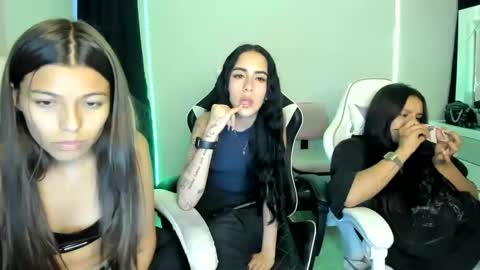 Snapshot of kimmi_foxy chatting on 9, 2, 2025 kimmi online show from 9, 2, 2025