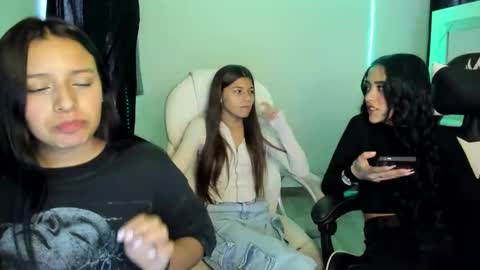 Snapshot of kimmi_foxy chatting on 19, 2, 2025 kimmi online show from 19, 2, 2025